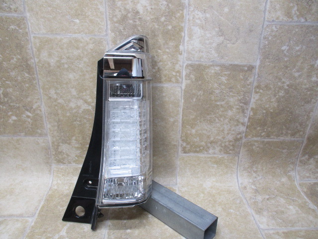 H5/ JF1/JF2エヌボックN BOX N-BOX後期 純正LEDテールライト右ICHIKOH D106拍卖