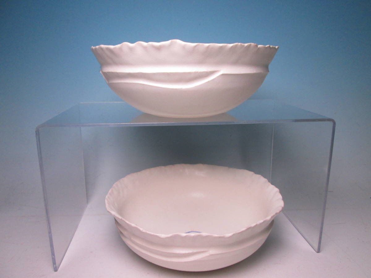☆現代陶芸 久 作 白磁 モダンな渦巻文鉢 2 箱無し お料理屋さんの器拍卖
