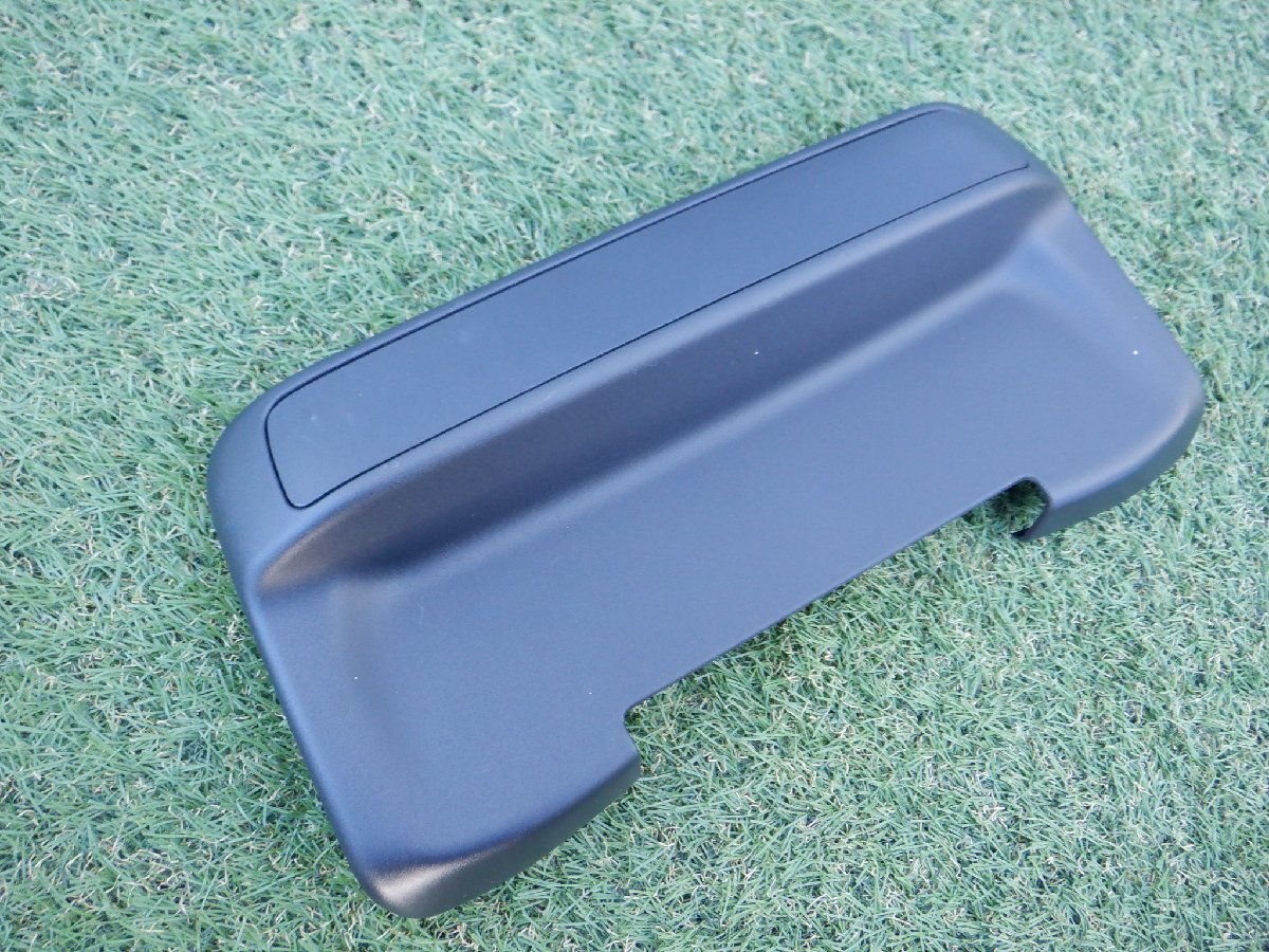 新車外し トヨタ純正 VJA300W FJA300W 300 ランドクルーザー ランクル シート 後ろ カバー パネル 71776-60200 m-22-12-595拍卖