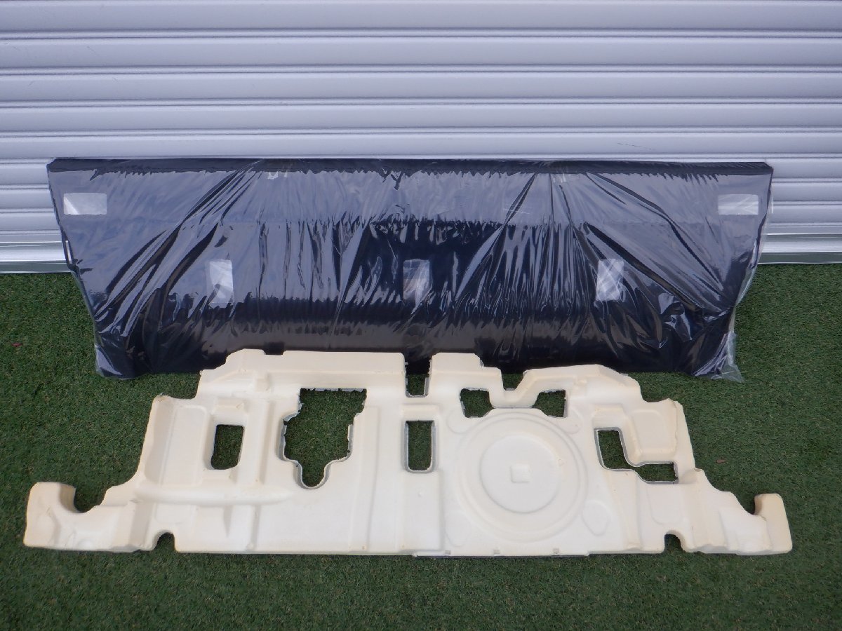 新品 トヨタ純正 AXVH70 AXVH75 70 カムリ 電動リヤサンシェード 用 リアトリム 内装 カバー 085B6-33040 YP5B6-33040拍卖