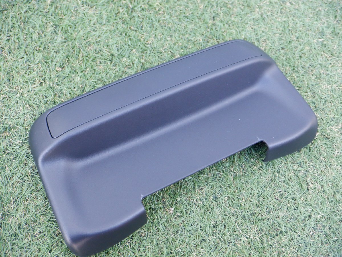 新車外し トヨタ純正 VJA300W FJA300W 300 ランドクルーザー ランクル シート 後ろ カバー パネル 71776-60200 m-23-1-183拍卖