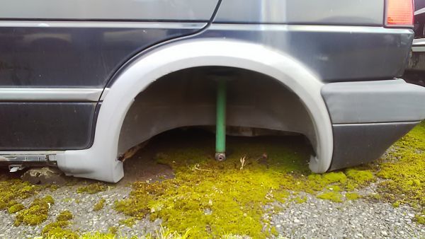 ■フォルクスワーゲン ゴルフ2 GTi リアフェンダーアーチモール 左 中古 191853817C 部品取あり 5ドア オーバーフェンダー MK2 CLi GLi■拍卖