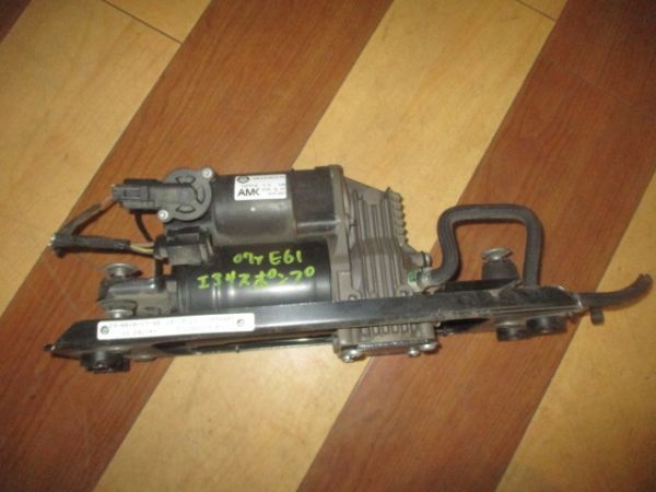 ■BMW E61 525 エアサスポンプ 中古 371067778272 AMK 73777-0 部品取あり エアサスペンション コンプレッサー コントロールユニット■拍卖