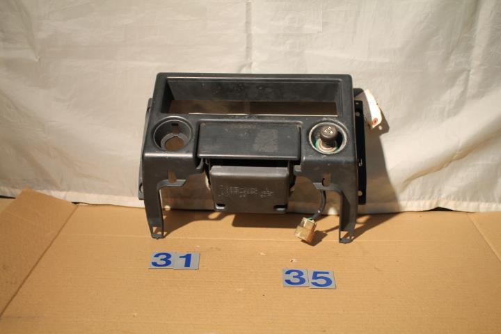 K-475-3 トヨタ AE86 レビン/トレノ エアコン センターパネル シガーソケット 灰皿 55412-12320拍卖