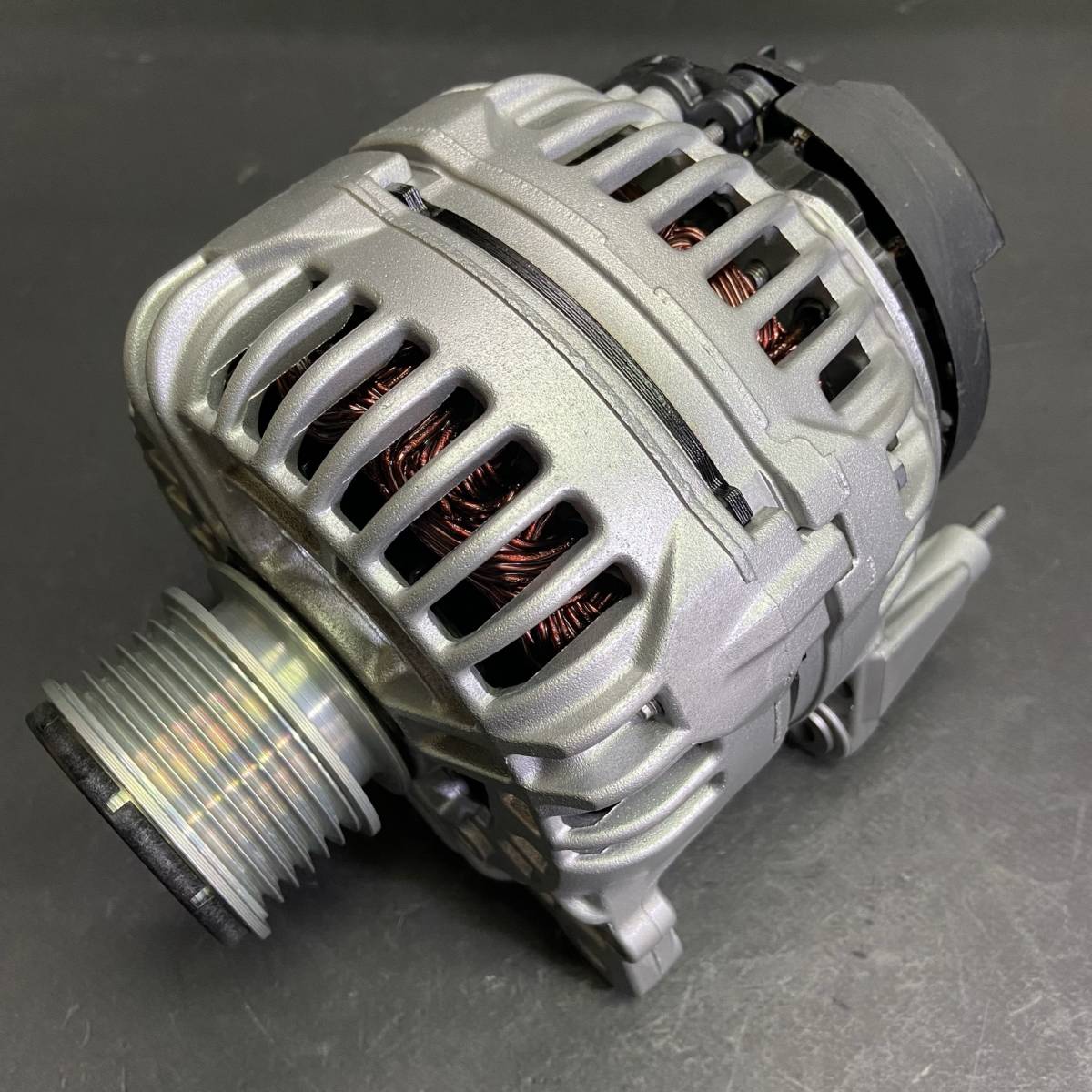 【送込】リビルト品 ゴルフⅤ トゥーラン オルタネーター ゴルフ5 1KAXX、1TAXW、1KBLX【06F 903 023 F】 拍卖