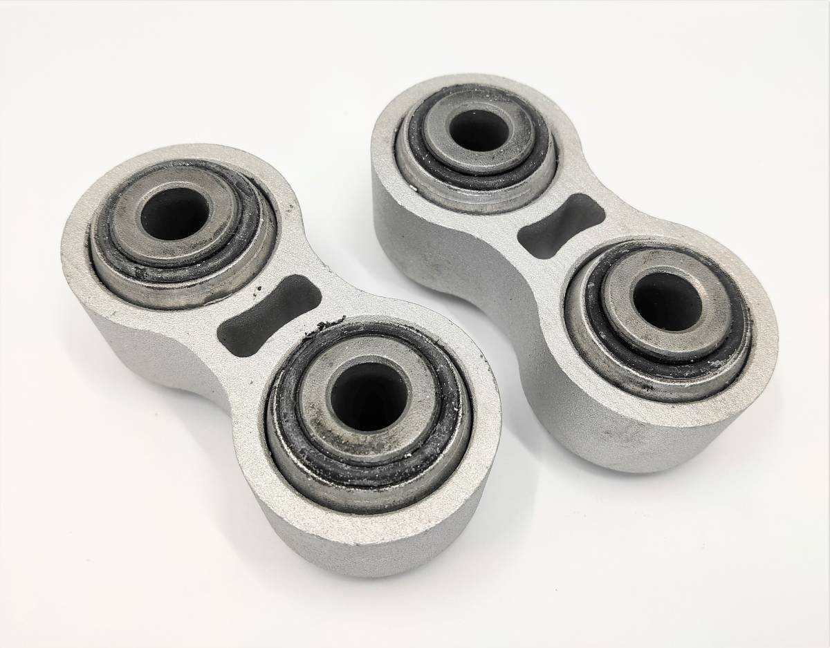 (送料込) ボルボ S60 S80 V70 XC70 XC90 AWDモデル・リアコントロールアームリンク左右セット【新品】拍卖