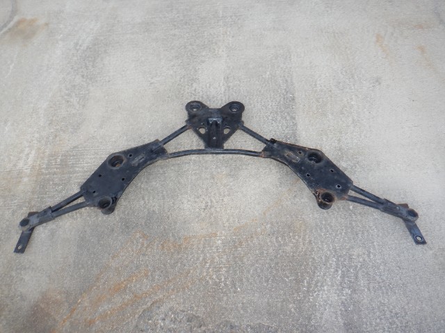 HD823 Z33 フェアレディZ 純正 フロント メンバー (2) 40763拍卖