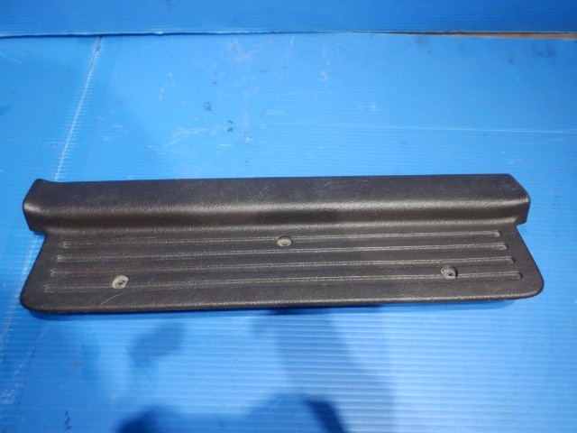 いすゞ イスズ BIGHORN ビッグホーン UBS69GW 純正 右 リア スカッフプレート 40831/A3拍卖