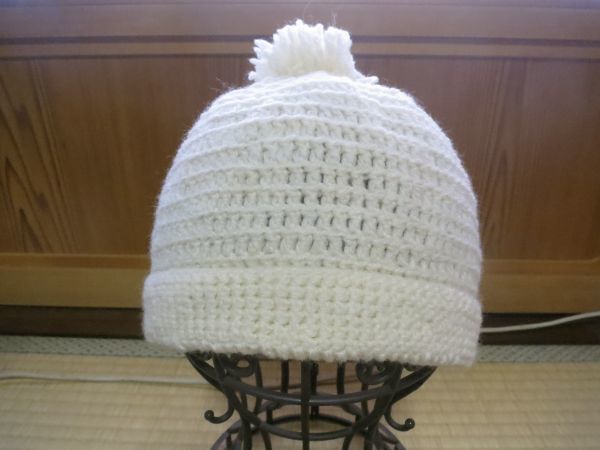 帽子 ニット 手編み ハンドメイド 白 ボンボリ付き拍卖
