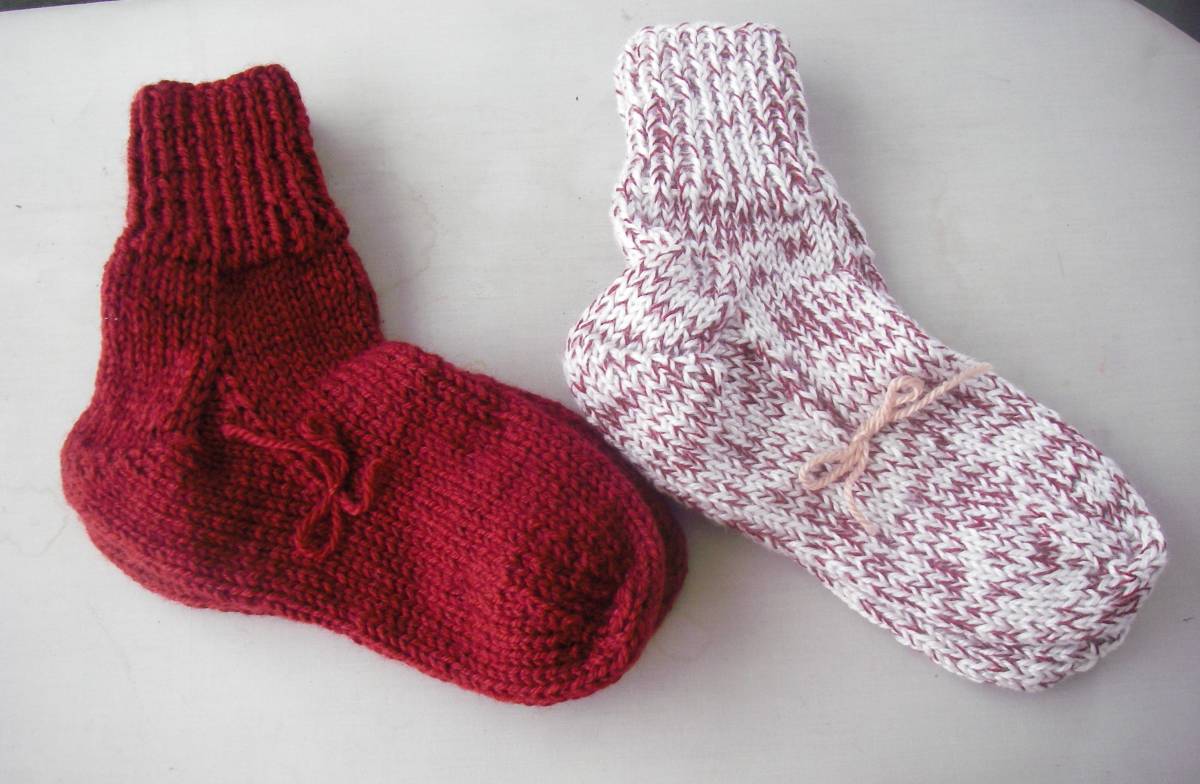 おばあちゃんが編んだ 毛糸の手編みソックス くつ下 23~24㎝ ハンドメイド 冷え対策 に 2足組拍卖