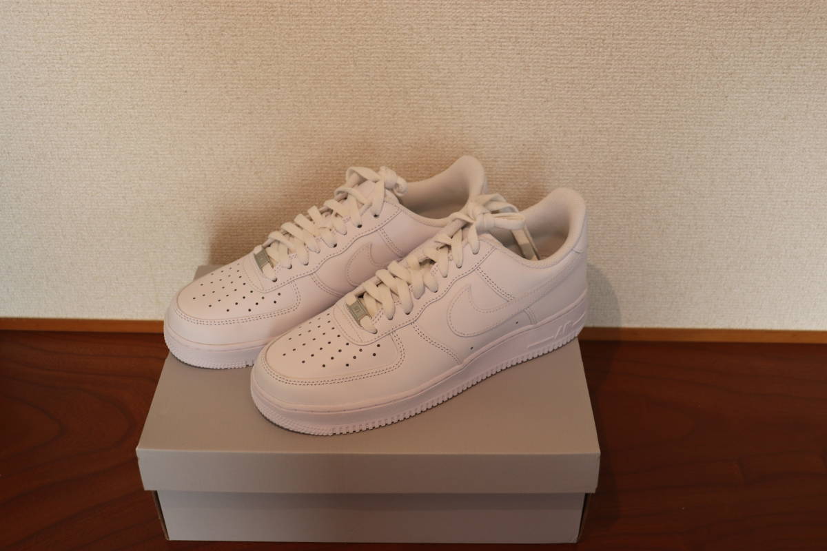 新品・未使用★NIKE・ナイキ★AIRFORCE 1 ★ホワイト★27.5㎝★天然皮革!大人気!!拍卖