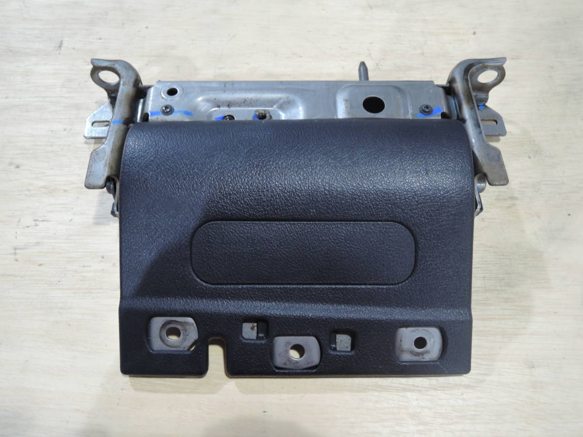 即日発送 ZRR70W ヴォクシー ZS 煌Z シート NO.3 クッション ヒンジ 右リア 補助席 79378-28010 ステー T-6180拍卖