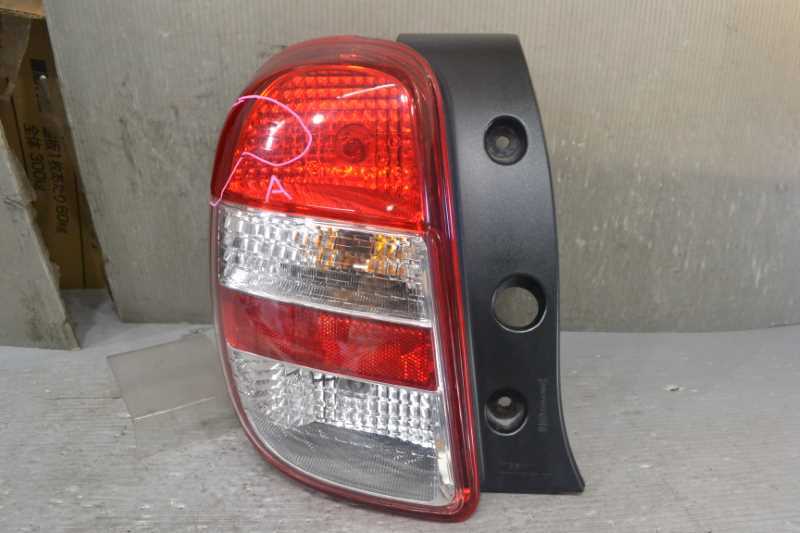 マーチ RS 前期(K13) 純正 イチコー 破損無 取付OK 動作保証 左 テールランプ T001 / 26555-1HM0B K067157拍卖