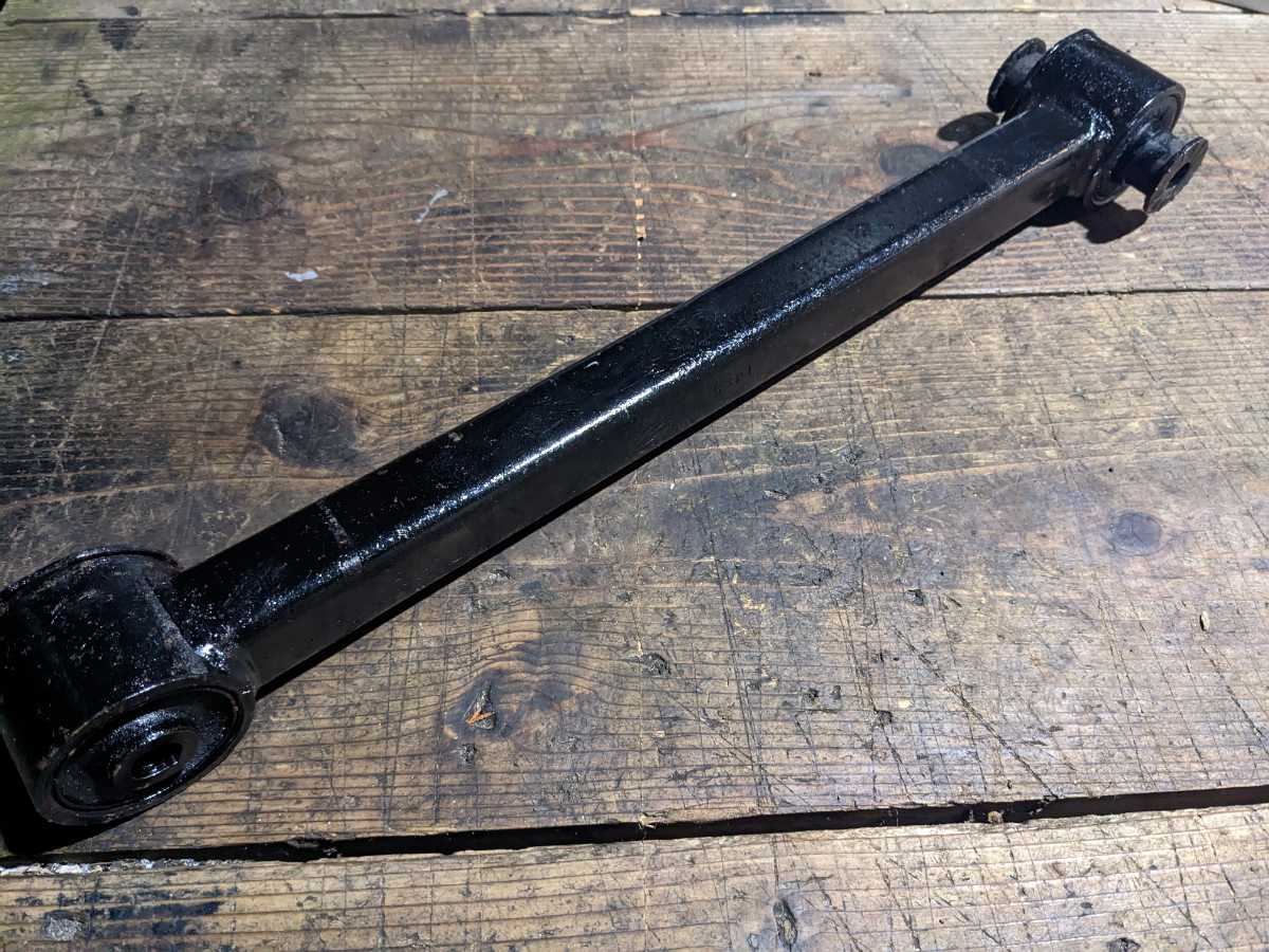 ダッジ ナイトロ 07y リア アッパーアーム 左 KA-37拍卖