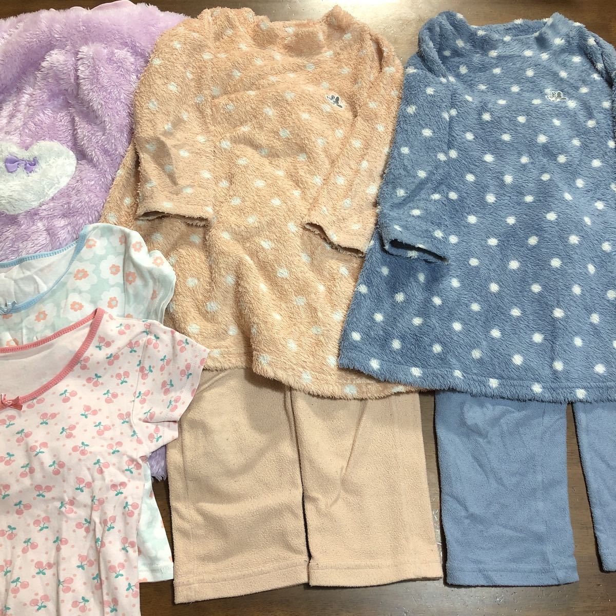 【UNIQLO KIDS/ユニクロ】 パジャマ 110㎝×2セット 120㎝×1セット 半袖下着 2枚 ミニーちゃん拍卖