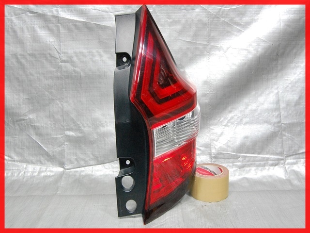 31157 E12 ノート 後期 純正 テールライト 右 LED ICHIKOH D202拍卖