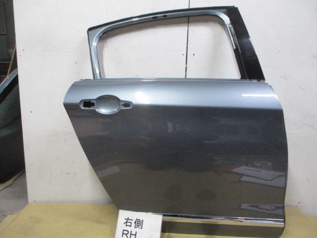 シトロエン C5 X75F02 エクスクルーシブ リヤ リア右ドアパネル カラーKTH *個人宅配送不可*拍卖