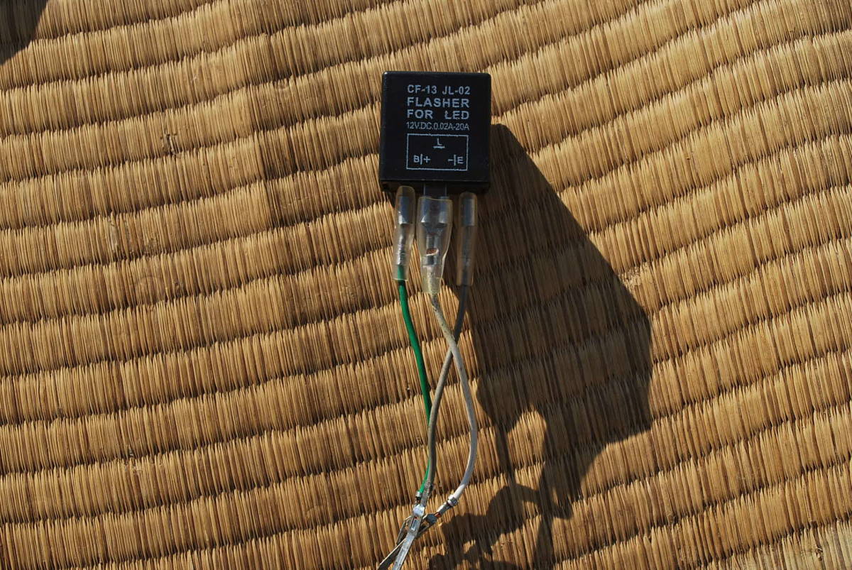 キムコ 125 キャブ 4スト フラッシャーリレー 12V 未使に近い品拍卖