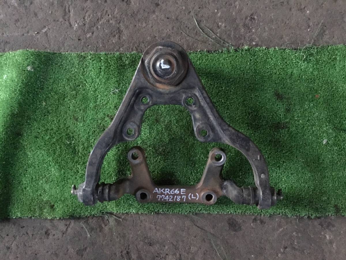 AKR66E H.7年 アトラス エルフ フロント アッパー アーム (L) X2 230131 即日発送可 ヤフオク 日産 インデペ 100s拍卖
