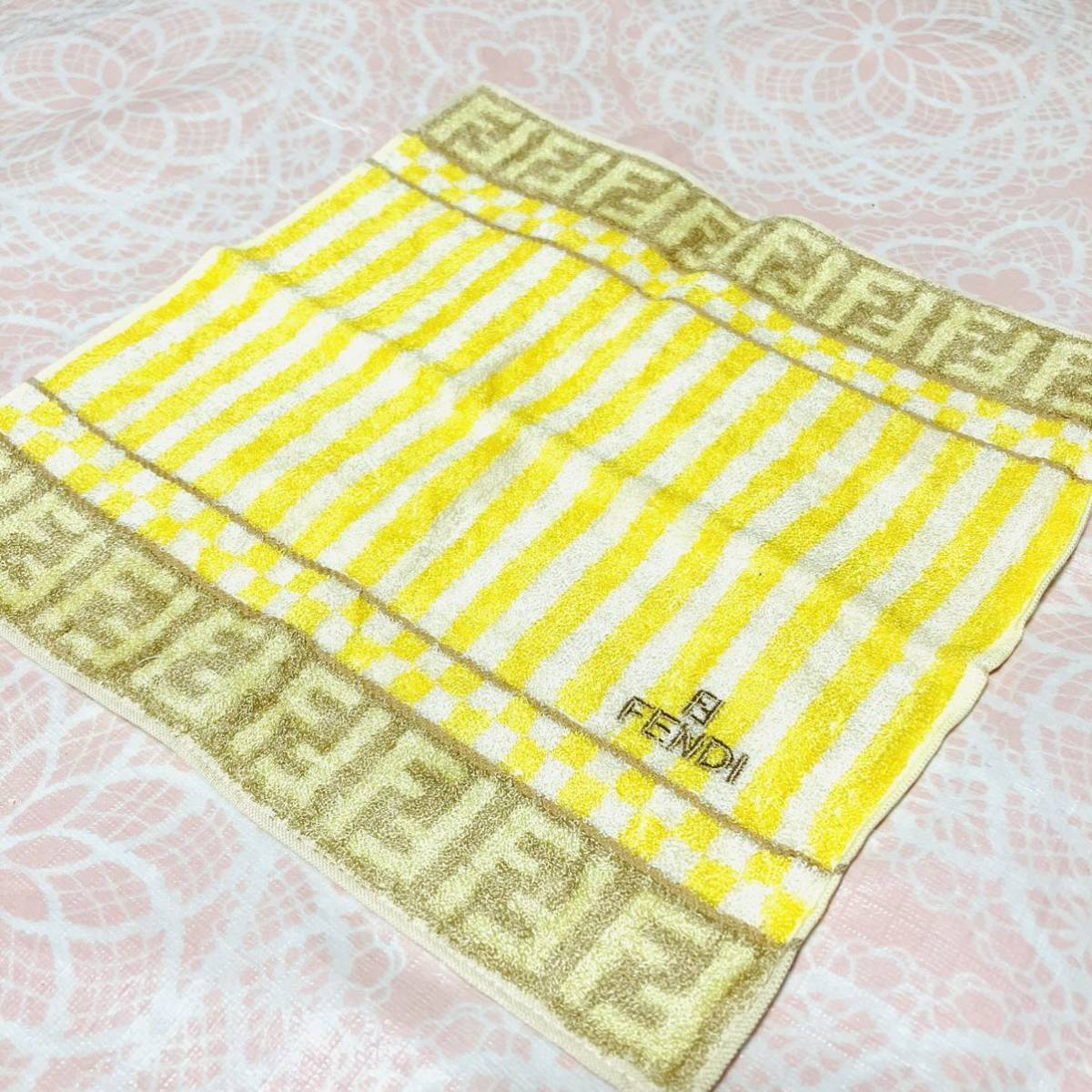 【シルク】新品/FENDI/タオルハンカチ/正規品/フェンディ/未使用/即決あり/ズッカ柄/匿名発送/58/ハンドタオル/日本製/シルク混/黄色/拍卖