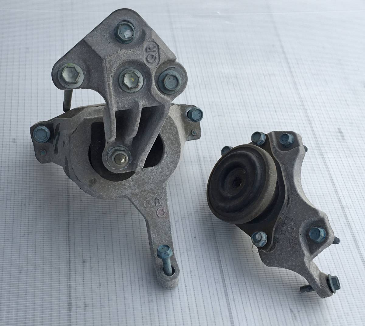 SU1 / FORESTER / フォレスタ / SHJ / SH5 / FB20 / 4WD / エンジンマウント 2個セット / engine mounts拍卖