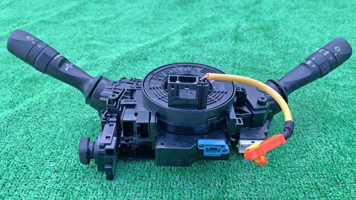 TO3 / HARRIER / ハリアーハイブリッド / AVU65W / 4WD / コンビネーションスイッチ + スパイラル / Combination switch + spiral拍卖