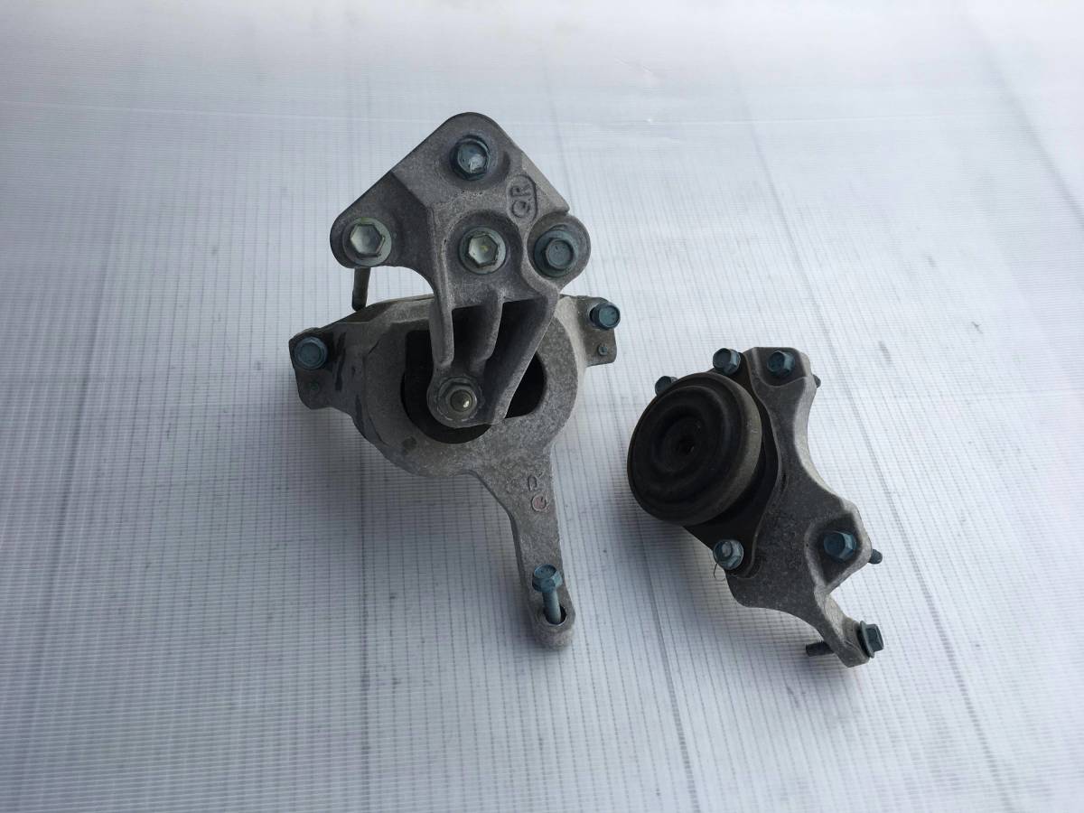 NI2 / MURANO / ムラーノ / TNZ51 / 4WD / エンジンマウン / 2個セット / Engine mount拍卖
