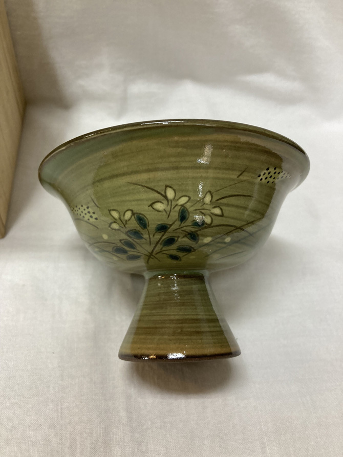 鉢 現川焼 刷目緑釉嵯峨野文高台鉢 十三代横石臥牛 816 拍卖