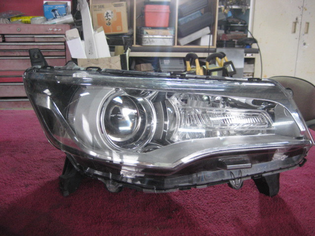 日産 デイズ/ハイウェイスター B21W 純正右ヘッドライト HID STANLEY W1048 管理F1781拍卖