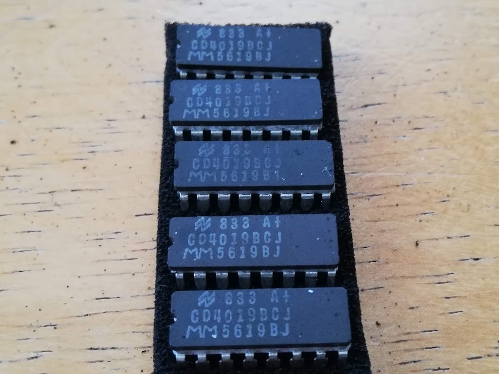 ★CD4019BCJ セラミック 5個★未使用拍卖