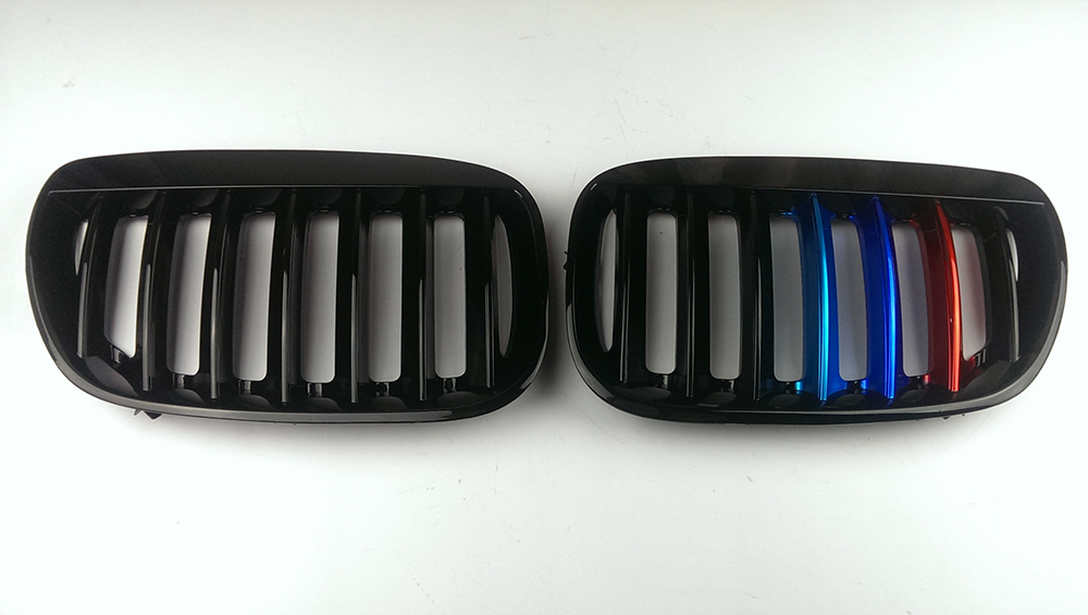 取付簡単 在庫有 純正交換用 左右セット BMW E53 X5 後期 フロントグリル 光沢黒+金属風Mの3色カラー ABS 2004-2006拍卖
