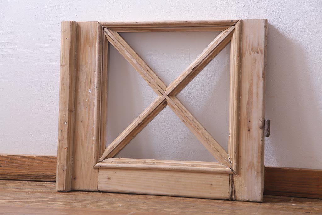 R-034111 フランスアンティーク DIY 年月を重ねた古い木の風合いが味のある明り取り(ディスプレイ)拍卖