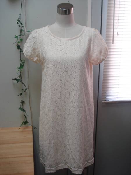 タグ付未使用☆クチュールブローチ☆透かし刺繍 半袖ワンピース M拍卖