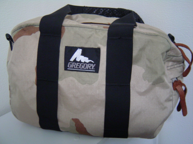 美品 旧ロゴ GREGORY グレゴリー ショルダー ボストン ダッフル バッグ ミリタリー 迷彩 デザート カモ USA製 XS拍卖