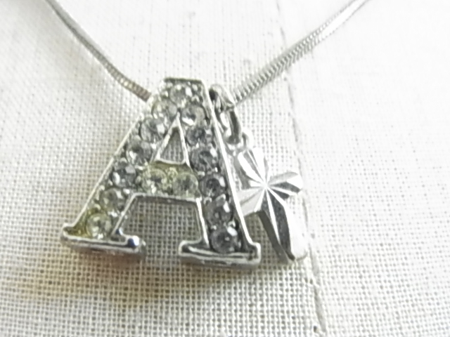 ◆アルファベットデザイン A と十字架 クロス キュービックジルコニア ネックレス拍卖