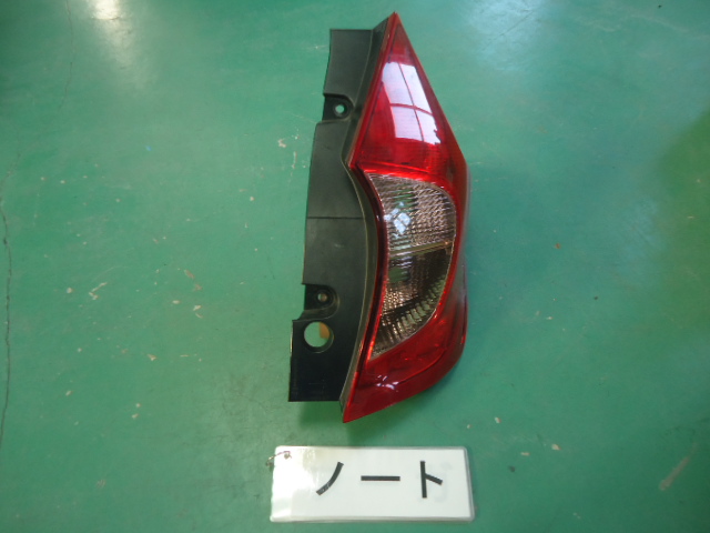 ノート E12 右テールランプユニット 即決 4064拍卖
