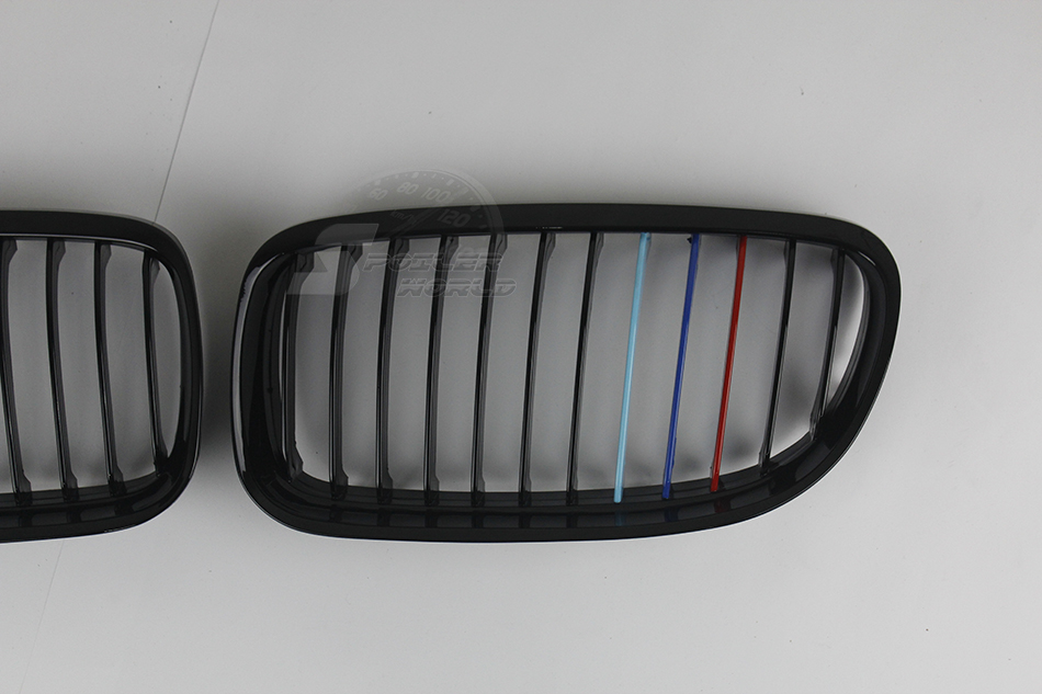 純正交換用 左右セット 取付簡単 在庫有 BMW E90 E91 後期 2009-2011 フロントグリル 光沢黒+Mの3色カラー拍卖