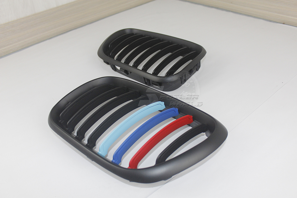 純正交換用 左右セット 取付簡単 在庫有 BMW E53 X5 前期 フロントグリル 艶消黒+Mの3色カラー拍卖