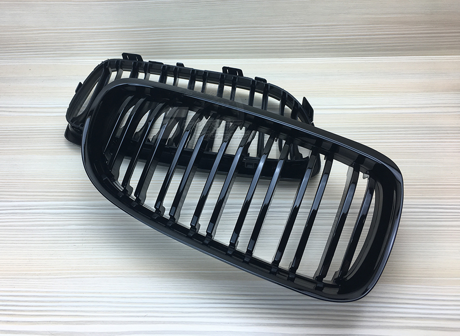 純正交換用 左右セット 取付簡単 在庫有 BMW E90 E91 後期 M LOOK 2009-2011 フロントキドニーグリル 光沢黒 艶有黒拍卖