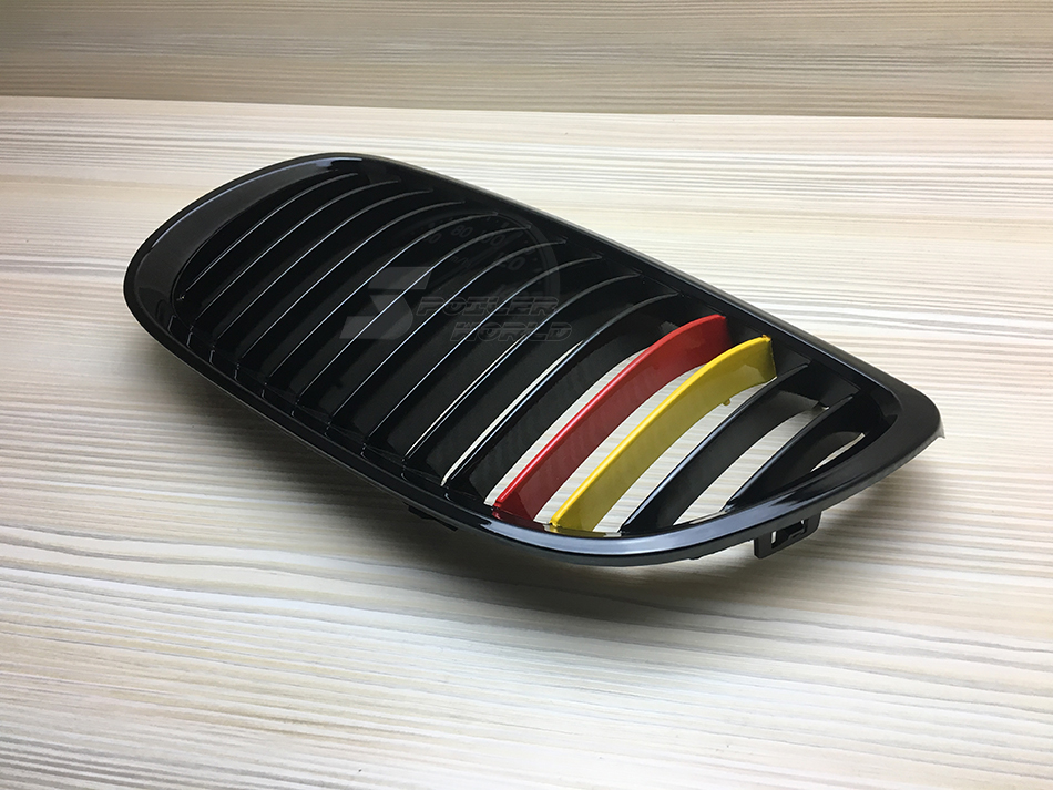 純正交換用 左右セット 取付簡単 在庫有 BMW E92 E93 前期 光沢黒+ドイツ仕様 フロントグリル 07-10 M3拍卖