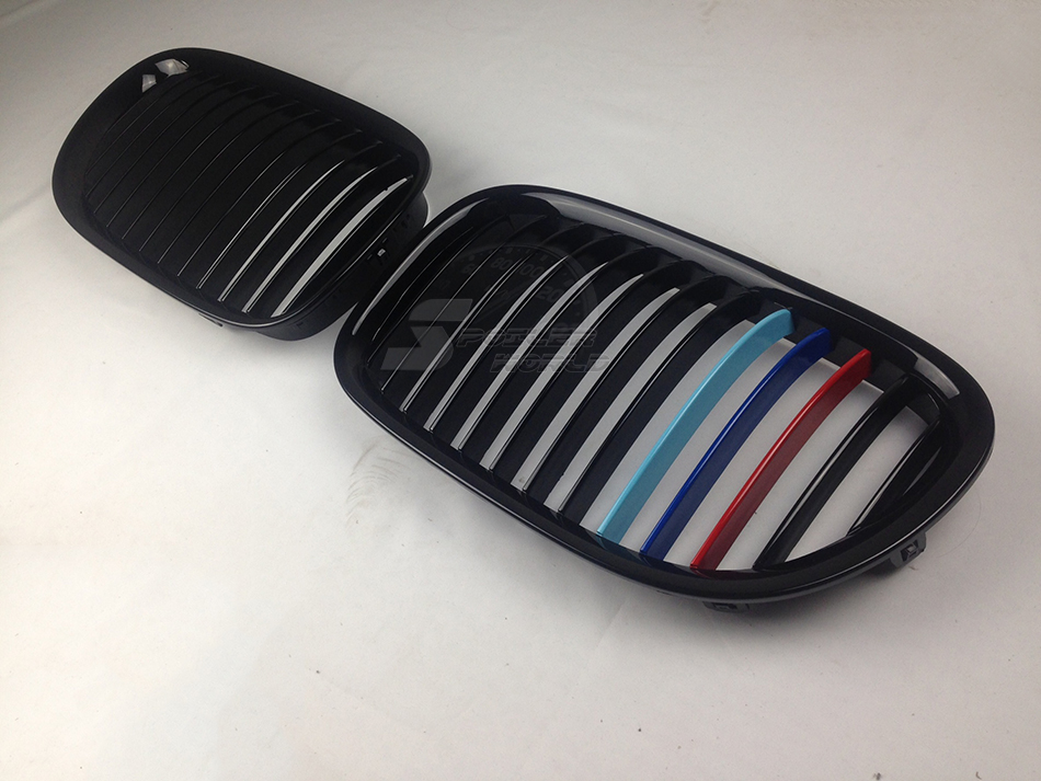 純正交換用 左右セット 取付簡単 在庫有 BMW F01 F02 フロントグリル 光沢黒+Mの3色カラー 09-15拍卖