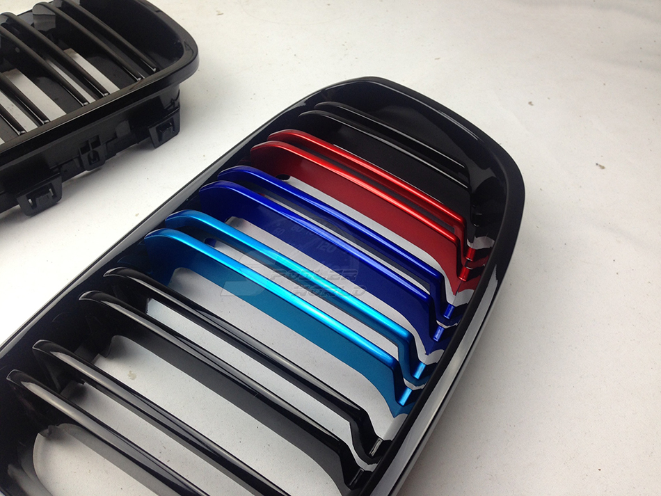 純正交換用 左右セット 取付簡単 在庫有 BMW F20 F21 前期 M LOOK フロントグリル 光沢黒+金属風Mの3色カラー 11-14拍卖