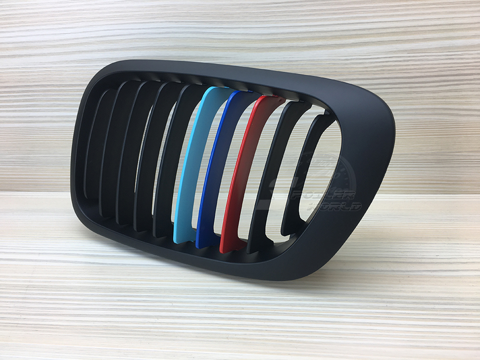 純正交換用 左右セット 取付簡単 在庫有 BMW E46 クーペ 前期 / E46 M3 フロントグリル 艶消黒+Mの3色カラーABS 拍卖