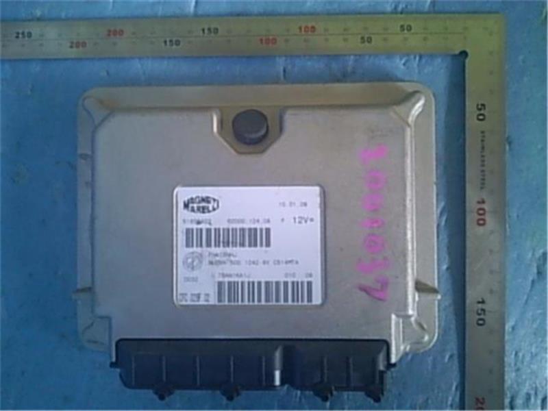 フィアット 純正 フィアット500 《 31212 》 エンジンコンピューター P41900-22000244拍卖