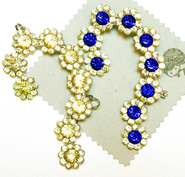 イヤカフ 花 フラワー 白 青 大型 イヤリング イヤーカフス 大きい拍卖