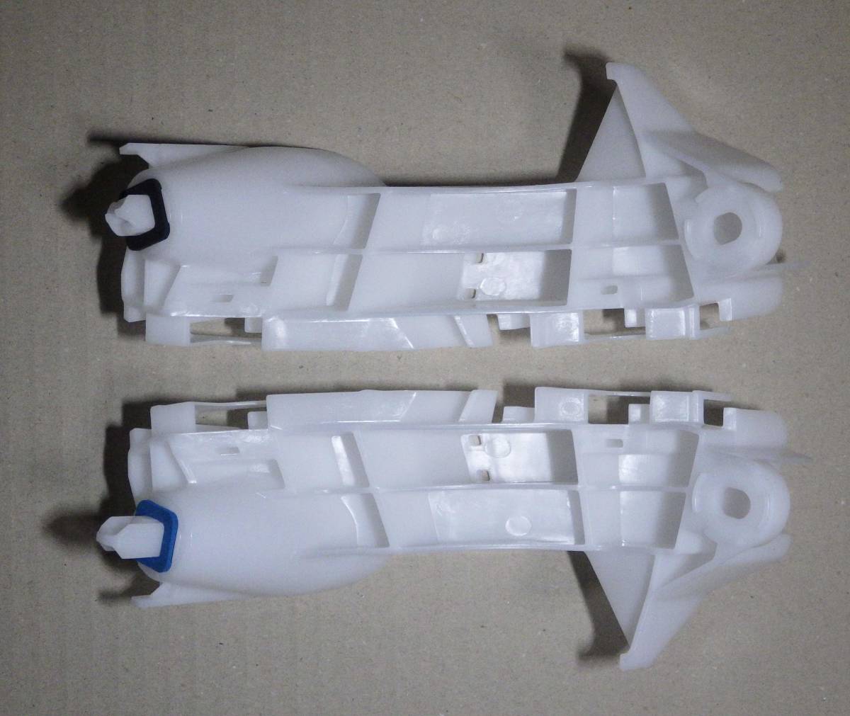 即決 170系 シエンタ リテーナー 左右 リア 52155-52131 52156-52130 ※送込 ②拍卖