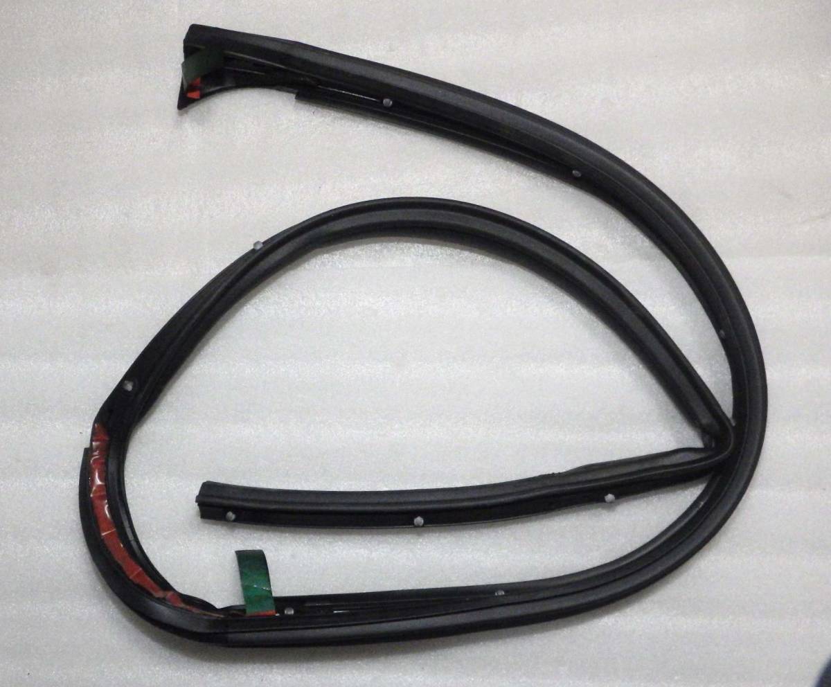 即決 ムーヴキャンバス ウェザーストリップ ルーフサイド 右 62381-B2042 ※送込拍卖