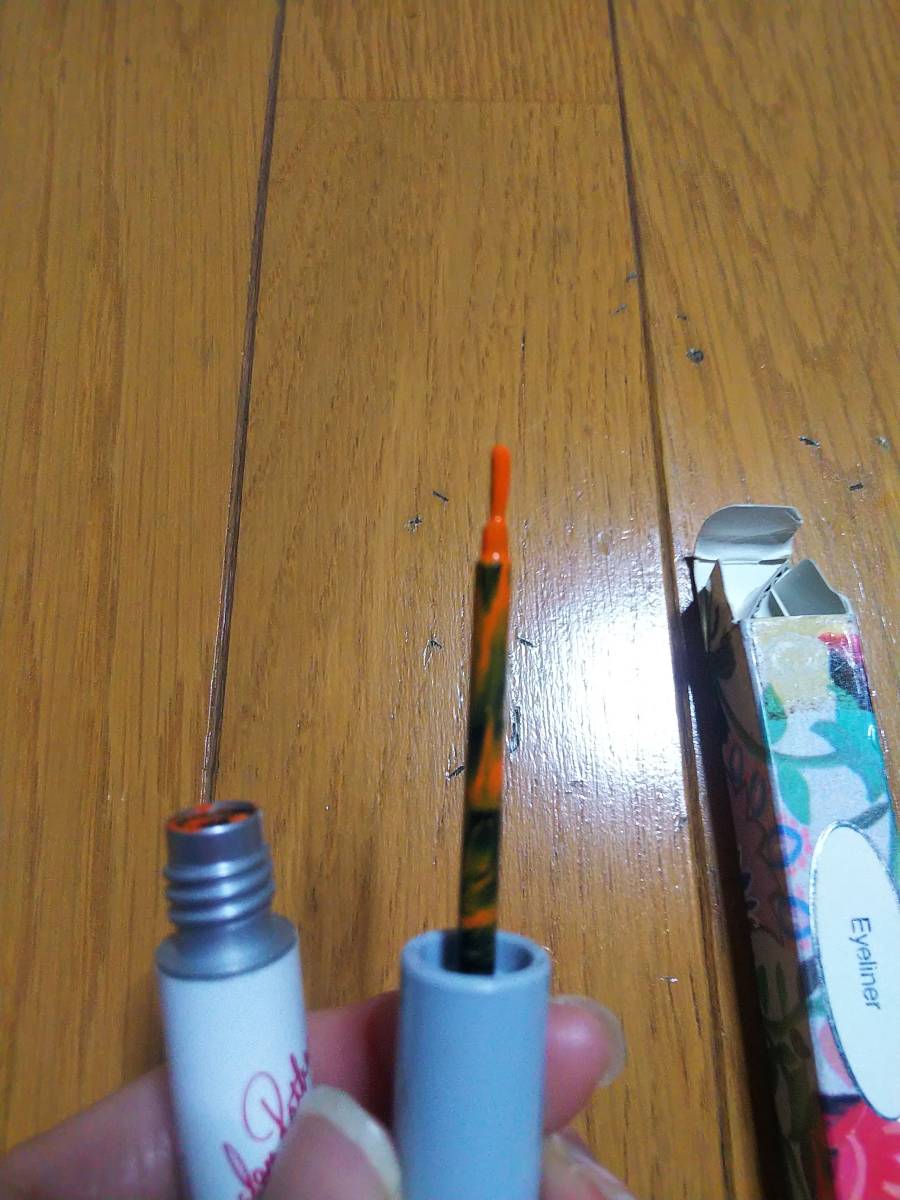 ケサランパサラン アイライナー オレンジ 6 元3000円 中身新品 箱破れ有り拍卖