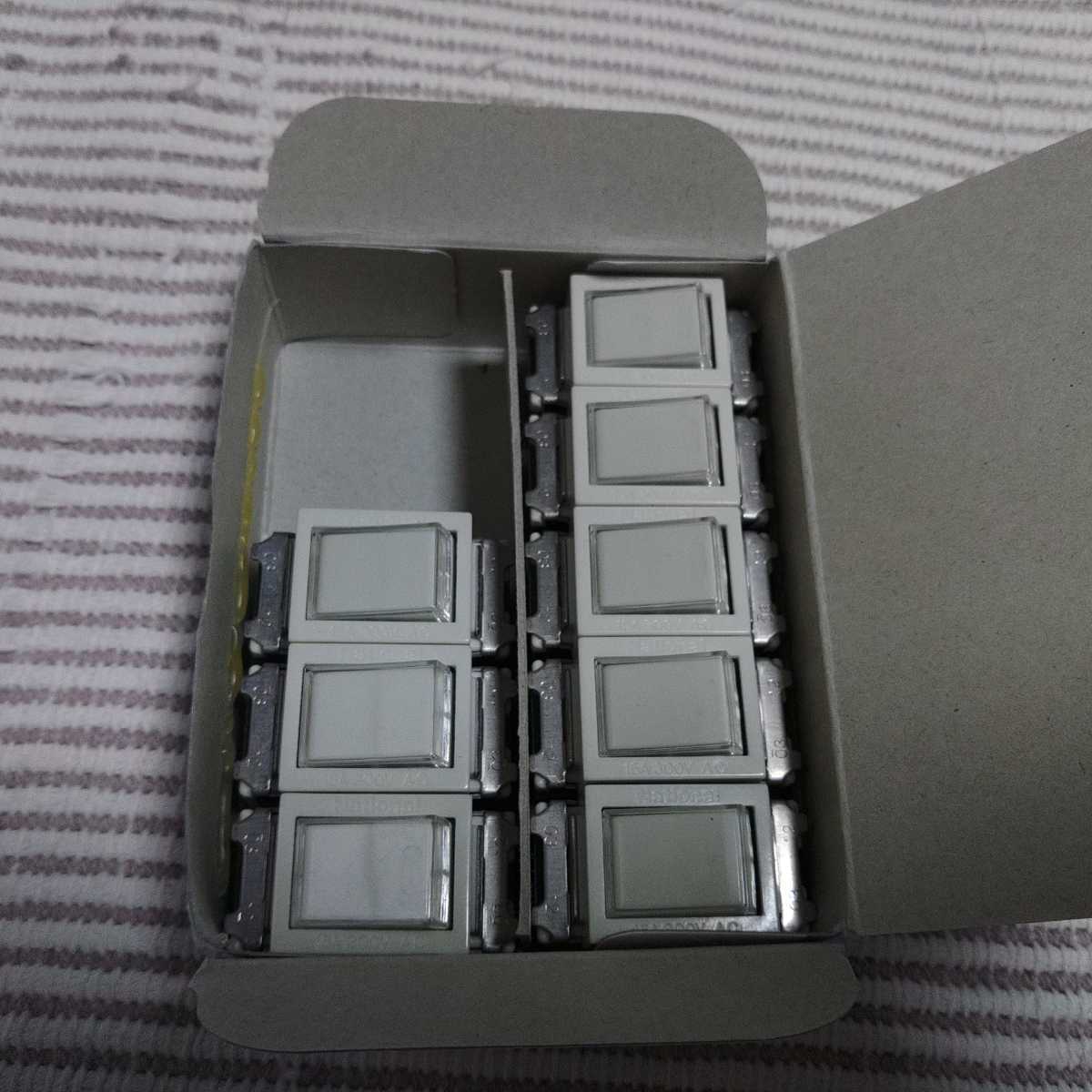 松下 フルカラー WN5062 ネーム3路スイッチ 新古 8個 拍卖