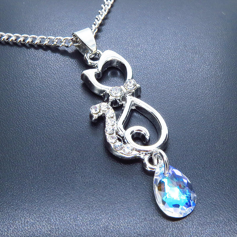 ラインストーンが散りばめられた猫モチーフとティアドロップのガラスクリスタル(クリスタルシャイナー)のネックレス拍卖